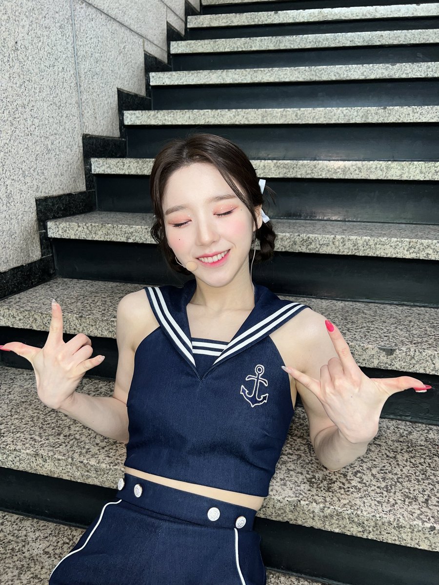 heejinade's tweet photo. “𝑊𝑒𝑙𝑐𝑜𝑚𝑒 𝑎𝑏𝑜𝑎𝑟𝑑 𝑜𝑛 𝑡ℎ𝑒 𝑠ℎ𝑖𝑝.” https://t.co/4LU6UuLqGj