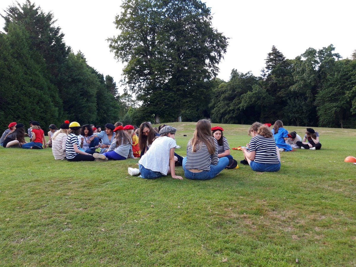 PHS_Languages's tweet photo. Des jeux à la soirée française. @Portsmouthhigh @PrescottJane @PaulMarshallsay https://t.co/rXPRwab0yh