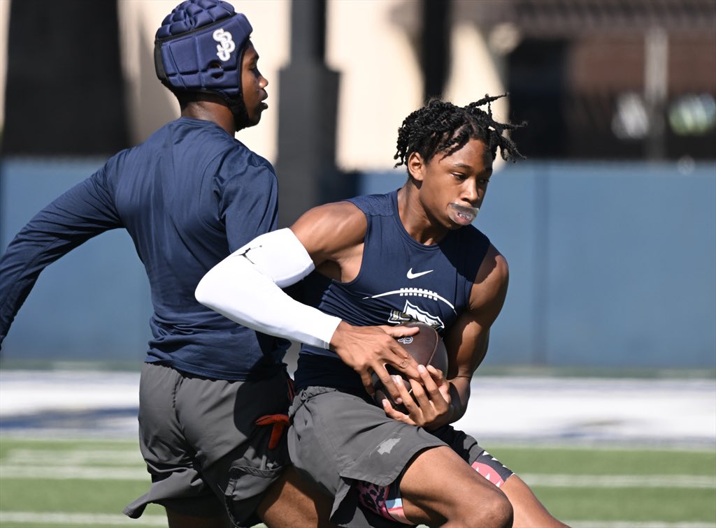 EligonII's tweet image. After a long hiatus and rehab, it felt good being back on the field competing with my brothers. #boscofootball #meetmeuptop #throwitup #opportunity