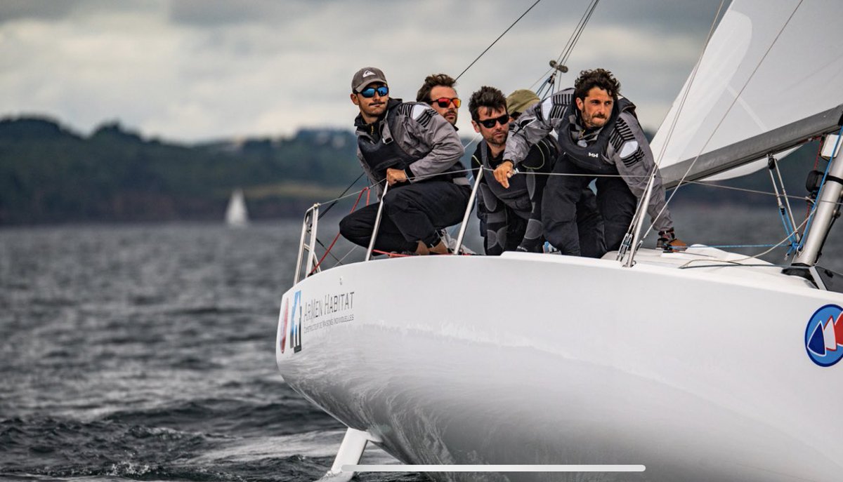 Début du Championnat d’Europe de #J80 cet après midi à Saint Cast le Guildo. #ArmenHabitat/<a href="/PLyachting/">Plyachting</a> est prêt pour la bataille 👊⛵️