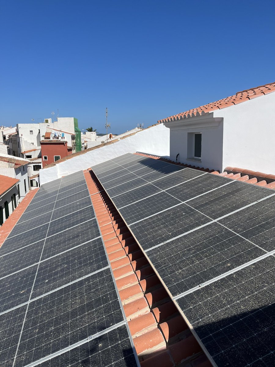 El nuevo Casal Jove d’Alaior será el equipamiento más sostenible del municipio, energías renovables, aislantes térmicos, iluminación LED y recogida de aguas. No lo prometemos, lo hacemos. #alaior #menorca