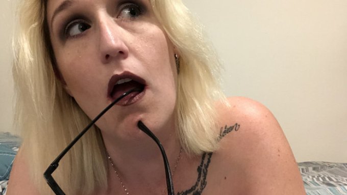 Sold my vid! Naughty Teacher Gives BlowJob https://t.co/Qf2GW76fuj #MVSales https://t.co/eO5r1pFwce<a href="/tag/mvsales"class="tags"><span>#mvsales</span></a>