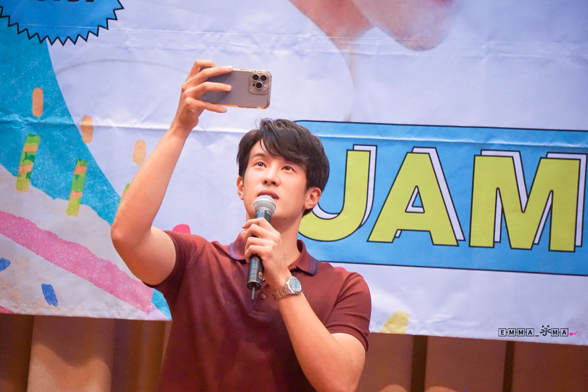 Emma__jma's tweet photo. ..เมื่อเมนถ่ายมา..ทางเราก้อถ่ายกลับค่ะ..ไม่โกงโน๊ะ😬😬🤣🤣😛😛
#jma29thbirthday #jamesma #james_jamesma #เจมส์มาร์ https://t.co/pGswV9hvlf