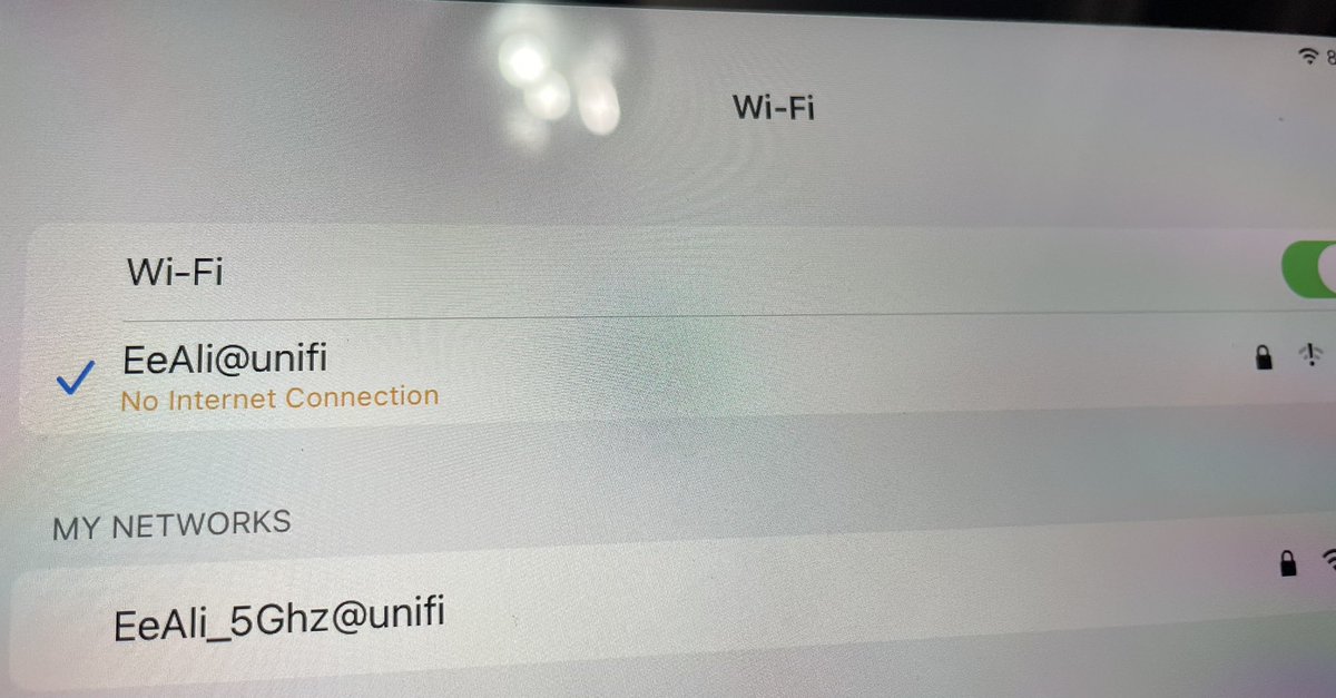 Syafiee_Ali's tweet photo. @unifi ni kalau kita lambat bayar sikit akan dpt la call/sms/email reminding (more like harassing) us (as if kita hutang depa RM100k). But kalau masalah line dia mcm chipsmore? https://t.co/l6LCpJIfku