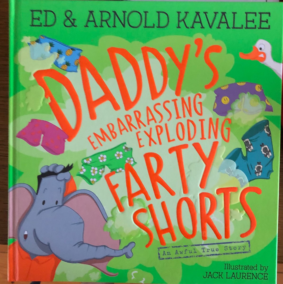 My 4 year old son and I have written a classy book- he’s assured me it’s what all the kids are laughing at- 

bigw.com.au/product/daddy-…

#explodingfartyshorts #scholasticpressau #scholasticaustralia #picturebooks #Father'sDay