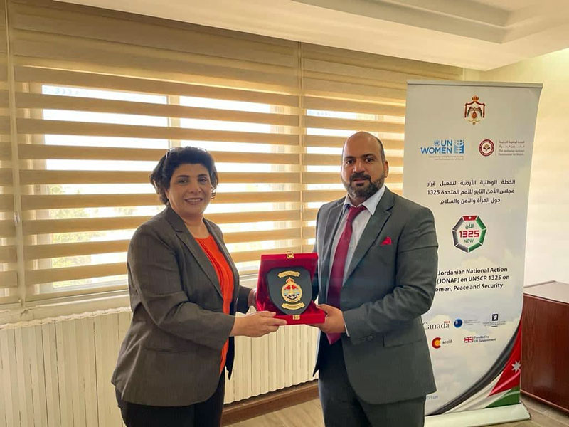 UNSCR1325JO's tweet photo. استقبلت اللجنة الوطنية الأردنية لشؤون المرأة فريق من الباحثين لمشروع البحث العلمي السابع عشر بمركز الدراسات الاستراتيجية والدفاعية العُماني و القائم بدراسة موضوع تحديات عمل المرأة في وزارة الدفاع وسبل مواجهتها.
#JONAP #UNSCR1325 https://t.co/EQyNDAJnWw