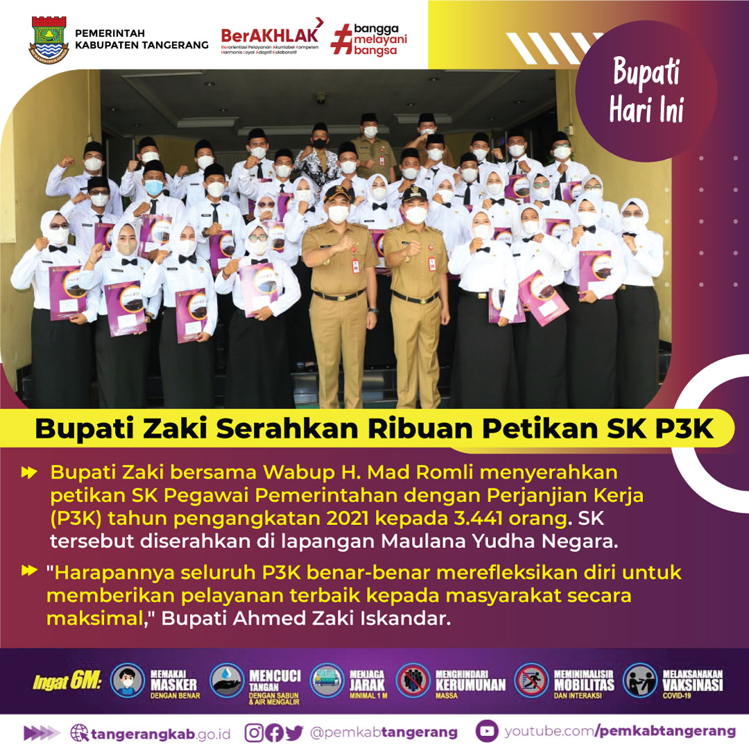 PemKabTangerang's tweet photo. Bupati Zaki bersama Wabup H. Mad Romli menyerahkan petikan SK Pegawai Pemerintahan dengan Perjanjian Kerja (P3K) tahun pengangkatan 2021 kepada 3.441 orang. SK tersebut diserahkan di lapangan Maulana Yudha Negara.

#PetikanSK #P3K #TahunPengangkatan2021 #Butini #BupatiZaki https://t.co/hGD5KYTqph