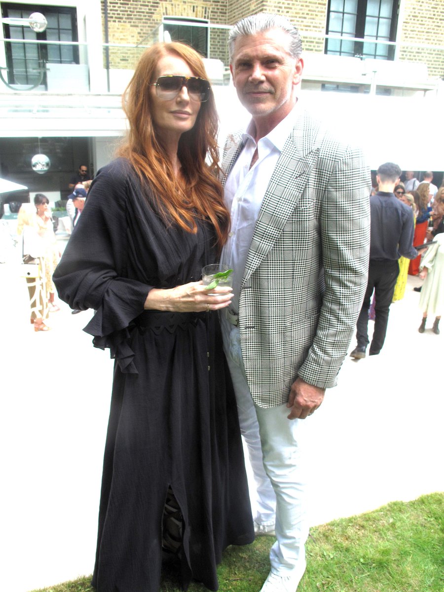 stephenmahoneym's tweet photo. My pix #AngelaDunn model/stylist & her Silver fox husband #ColinRadcliffe a architecture & interior designer adding a touch of fashion & design at #CarlMichelson & his wife #JackieStClair model annual Sunday barbecue in their London residence garden & delicious food & drinks https://t.co/qbYzAZ4keV