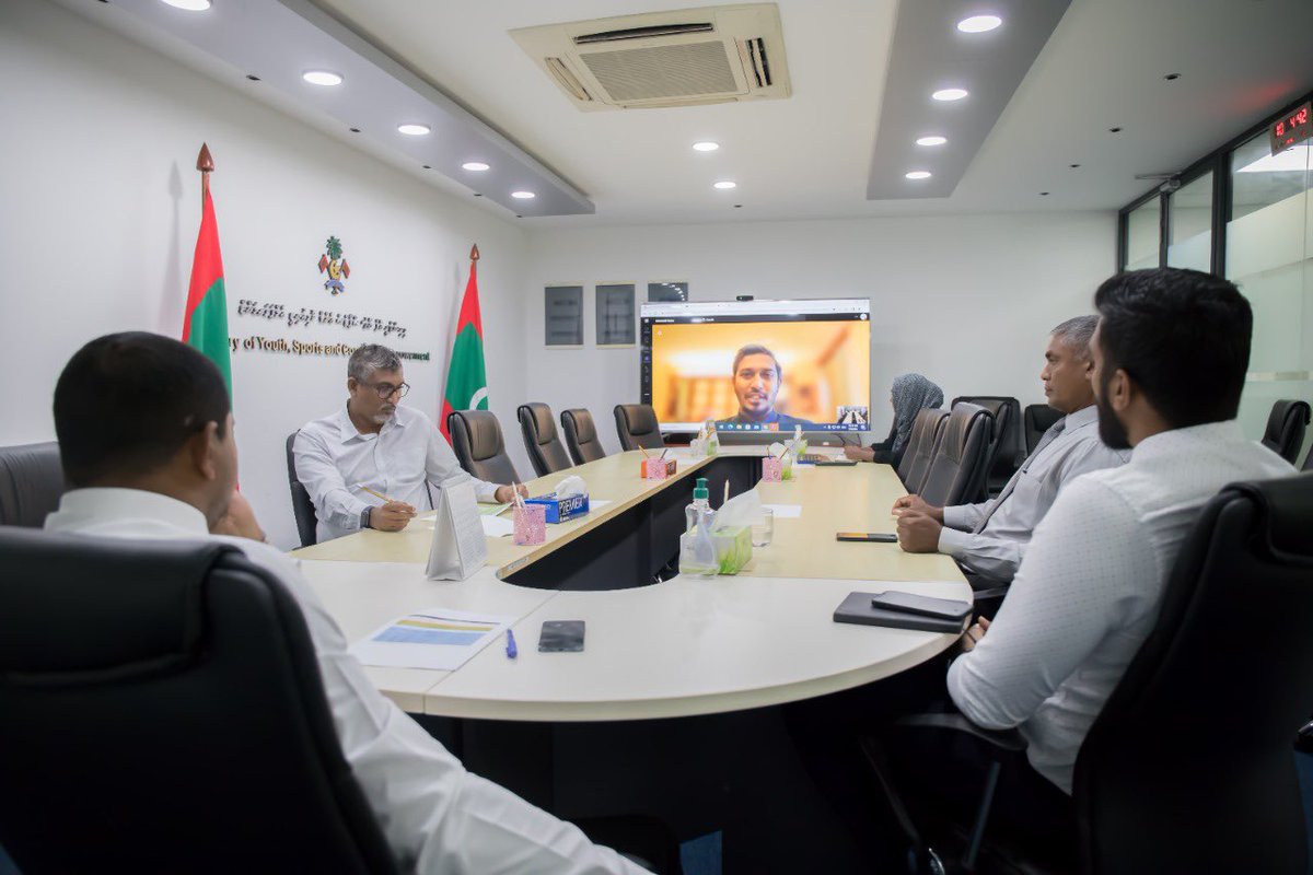 NSC members held a meeting to present the Hon. Minister of @MoYSCEmv <a href="/AhmedMahloof/">Ahmed Mahloof</a> with the updates on the works of NSC. 
NSC president <a href="/Naahidu/">Ibahim Nahid</a> shared the opinions of the Council. Minister thanked the NSC members and proposed to hold a meeting after the Eid Holidays