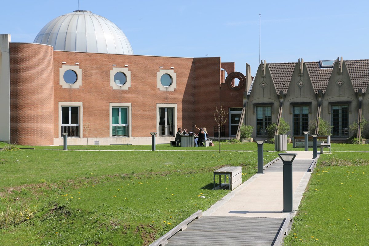 IUTdeLens's tweet image. 📌 INFORMATION IMPORTANTE 📣

La procédure d'inscription/réinscription ainsi que les dates de rentrée 2022 sont en ligne sur le site de l'IUT : iut-lens.univ-artois.fr 

Pour toute question supplémentaire, veuillez contacter votre secrétariat pédagogique.