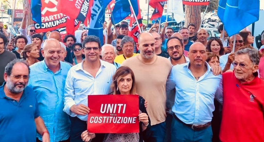 riconquistareIT's tweet photo. UNITI PER LA COSTITUZIONE🇮🇹
➡️ https://t.co/eeX37KNZZ6 https://t.co/E7bEzxRyjt