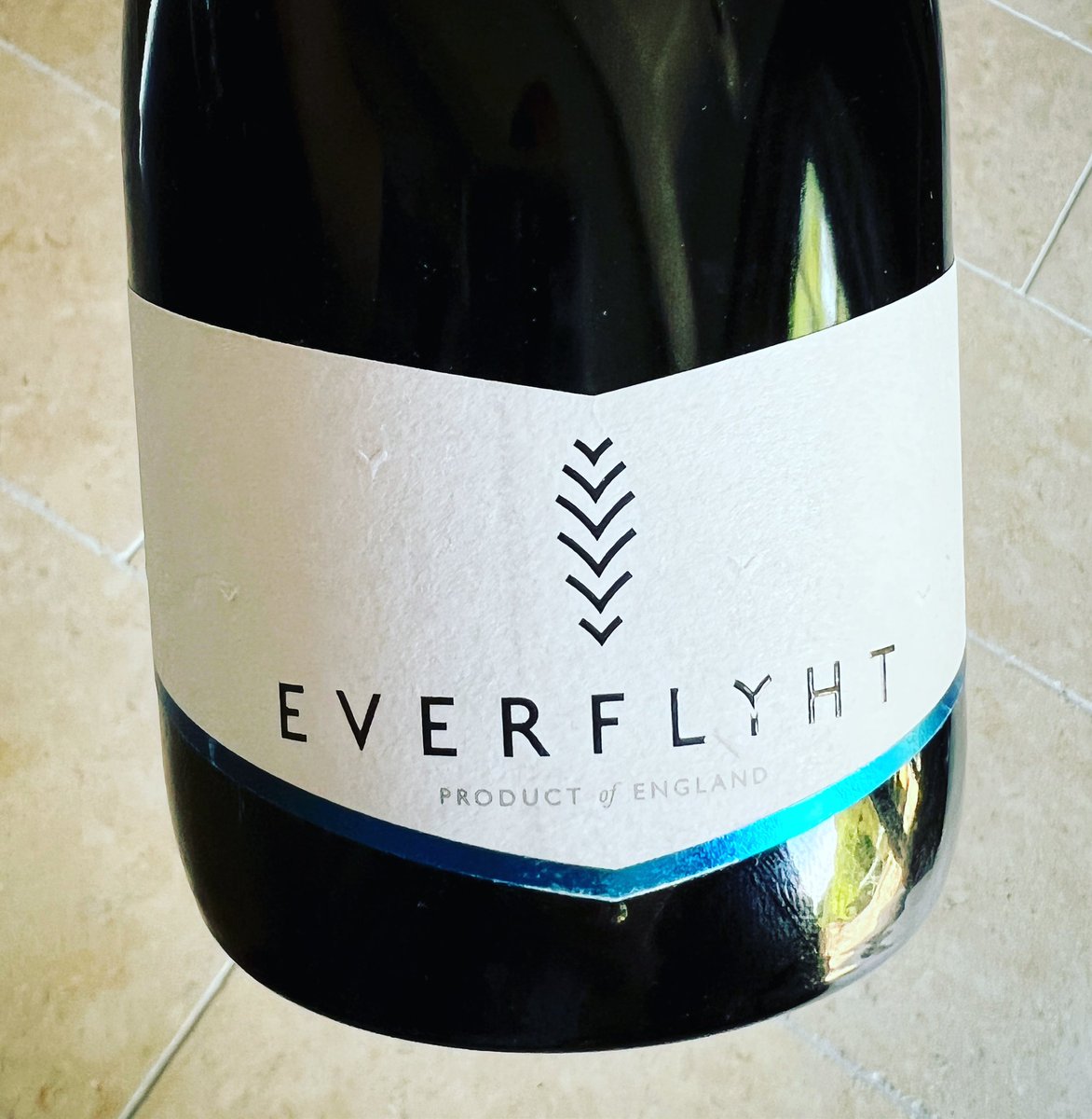 Hugely impressive debut Brut NV English sparkler - very Bollinger in style (lots of Pinot, some wood and reserve wines). Ripe and broad on the palate, nice underlying tension, aromas of fresh apple, lemon shortbread and red summer berries. Bright, focused and textured. Excellent