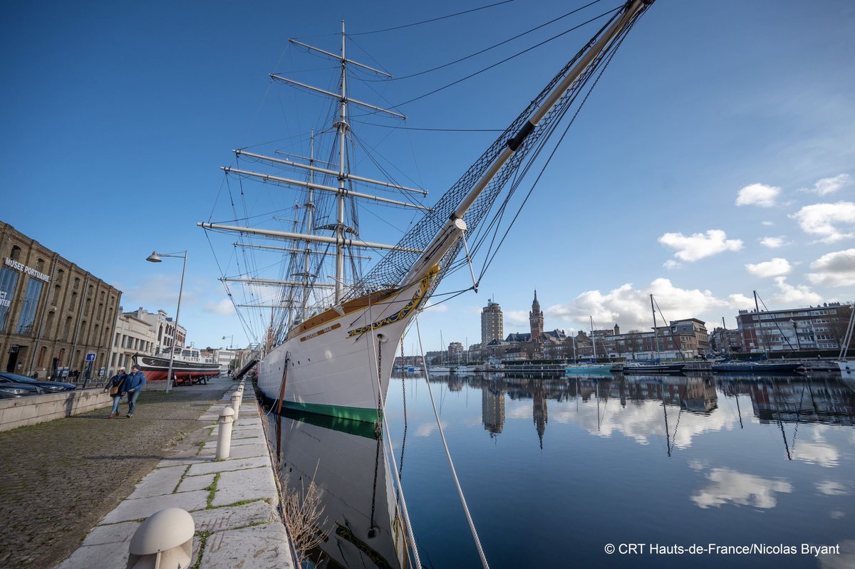 hdftourisme's tweet photo. Le @Tour en @hautsdefrance demain ! Le 5 juillet, l'étape Dunkerque-Calais enchaine les spots qui promettent de sacrées belles images 👀🤩🤩 !!  
📍 Bergues, Cassel, Saint-Omer et le site des 2 Caps, le long de la #CotedOpale, avec Audinghen et Escalles. On va faire des envieux ! https://t.co/uIWgkiyU3b