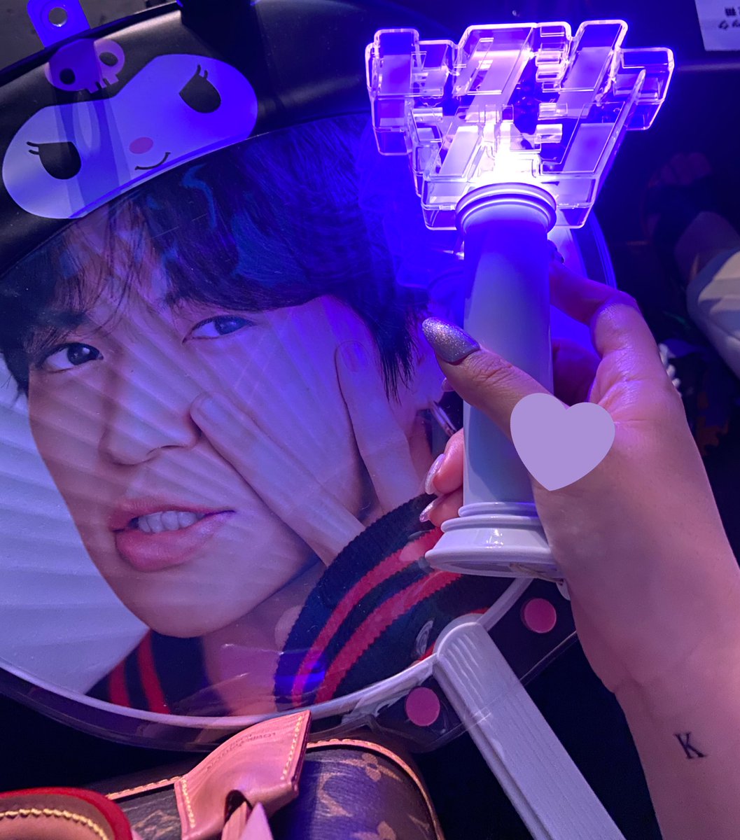 k_fm__'s tweet photo. モチベ皆無に近かった菊池さん熱復活した楽しすぎるライブだった😭😭💜新潟やっぱり楽しすぎる🥺ふま、よくわかんない目潰しファンサありがとう、、、自分にしてくれたって信じて生きていく、、、🥹
#SexyZone #セクゾ #菊池風磨 #ザアリーナ #ジャニオタさんと繋がりたい https://t.co/0TFPleIhr4