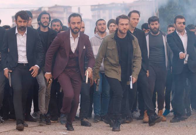 Kadir şeker ‘in tahliyesini bekleyenler tam liste mod
