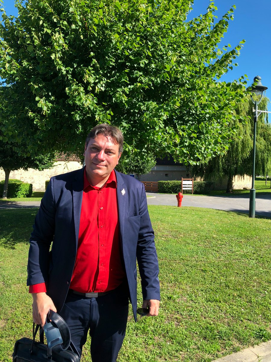 JocelynDessigny's tweet photo. Déjà sur le terrain ce matin au #PETR de l’#UCCSA pour rencontrer le président Olivier Devron et évoquer les problématiques du #territoire du sud de l’#Aisne. https://t.co/IEpFys0SsY