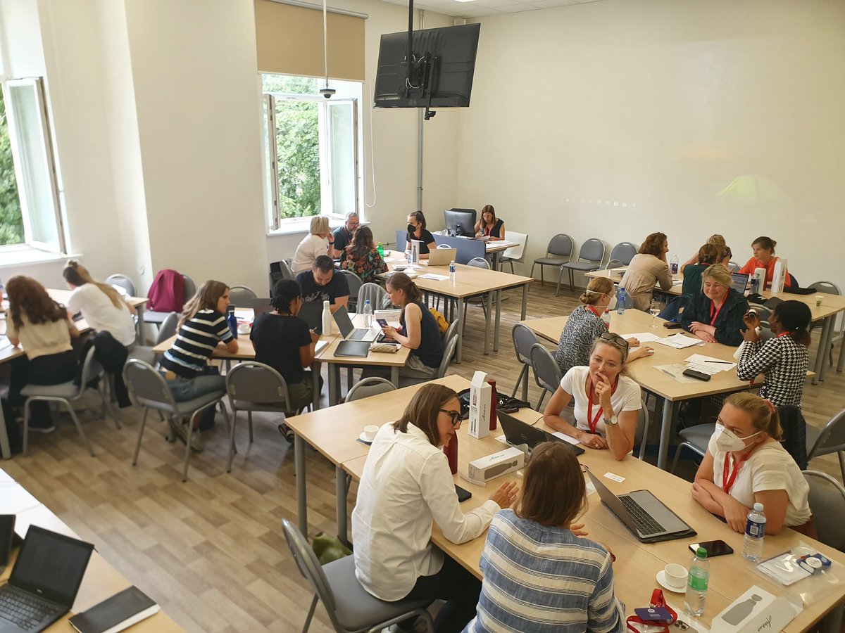 Discussing the progress in their PhD's, the 2️⃣nd year students of <a href="/EANS_Nursing/">EANS</a> finallly meet in real life! 👍😀