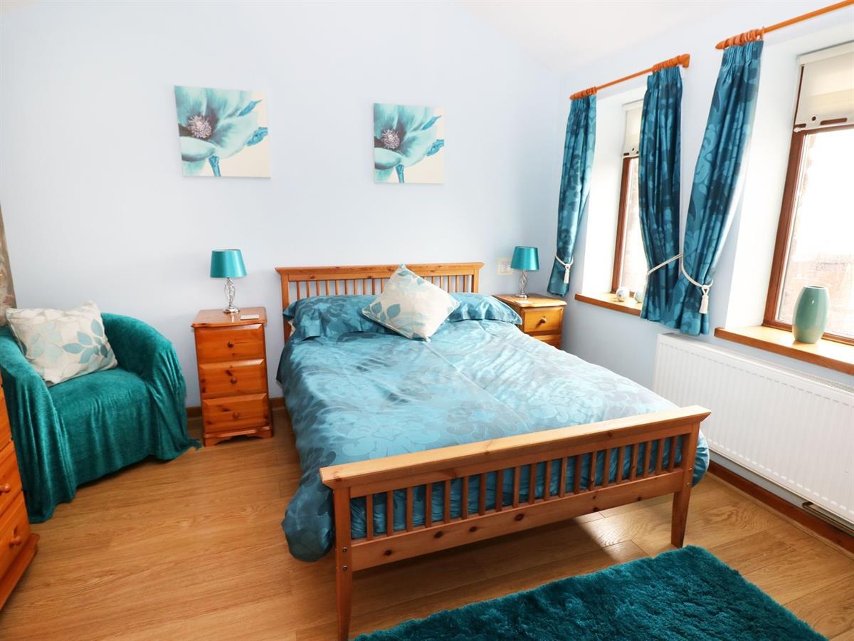 SmartLettings2's tweet image. To let - 4 Bed Semi-Detached House, Elder Cottage, Kidwelly, £1,495pcm. View details: smart-lettings.co.uk/propertydet.as…