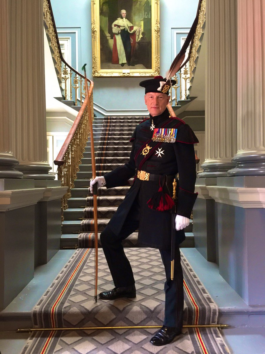 AlastairBruce_'s tweet photo. Scotland’s Body Guard (I’m one) gave The Queen a #Reddendo on Thursday. She first met Royal Company of Archers, with her sister &amp; father in 1937 https://t.co/S93t66Whux