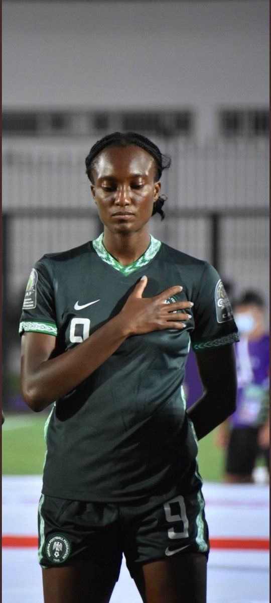 Blacksugarbob's tweet photo. This Lady played full 90 minutes plus extra time. She ran the full length and width of the pitch at least 50 times. That is hard work. The Babe was really tired. Thank you Ify..!
#onumonu
#superfalcons
#wafcon2022
#sswafcon2022 https://t.co/b7GpoxtdpU