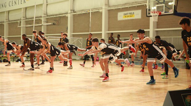 FIBA_es's tweet photo. 👏 Exitoso cierre del Súper Campamento de Desarrollo Juvenil, YDP, en las instalaciones de la Academia @RSLbasketball en Salt Lake, Utah 🇺🇸

📷⤵️ https://t.co/oJVv73HPX3