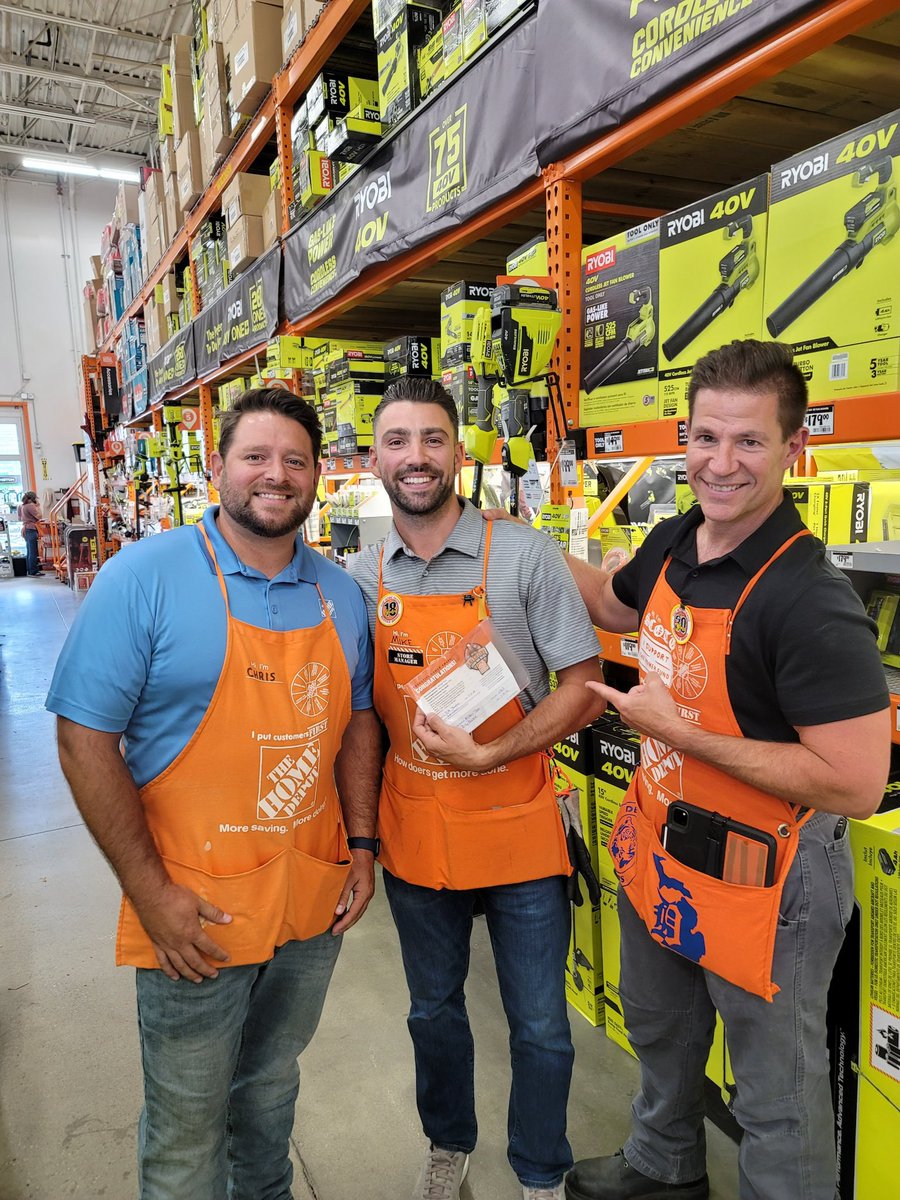 Awesome recognition for SM 2763 Mike Thom from merchant Chris Giallanza. Thanks for driving sales Mike! #ExecutiveHomer @jody_delicato @BrockDarby1 @HDLutz