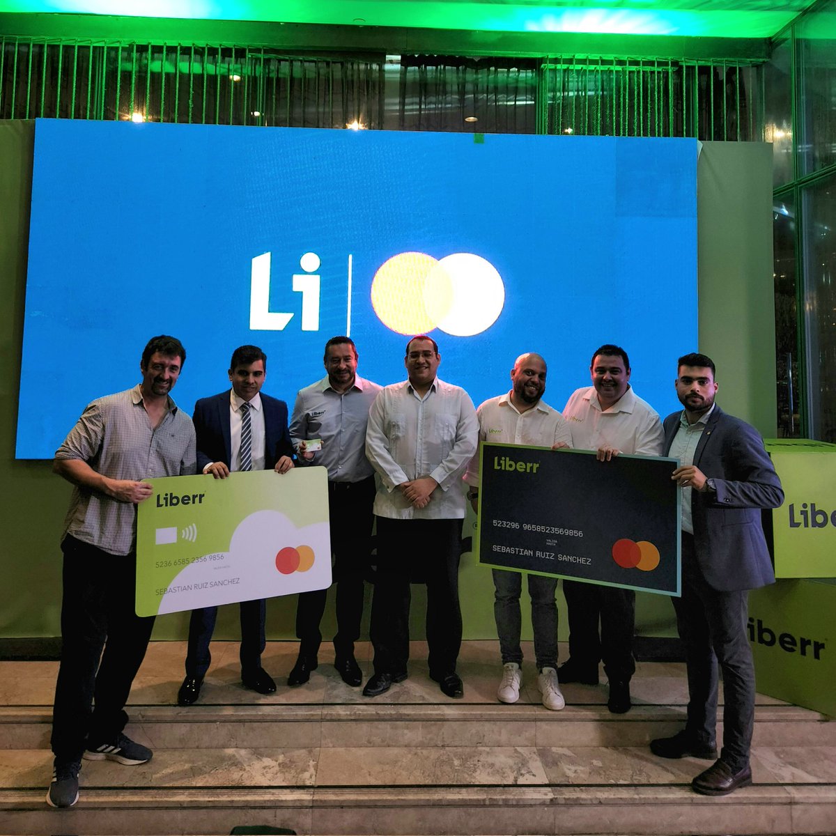 jesusglzmar's tweet photo. Gracias #LiberrApp por invitarnos al lanzamiento de la tarjeta Liberr con @Mastercard donde podrás conseguir proveedores de diversos servicios como #energiasolar https://t.co/RhWWP0F7dt