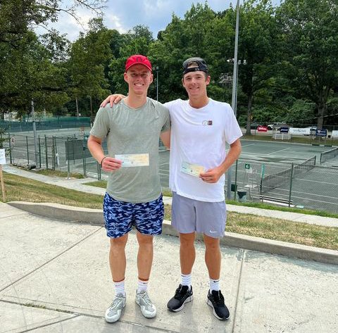 Not_Esportivas's tweet photo. ITF TENNIS!
Parabéns aos duplistas campeões, o americano @tyzinktennis (🇺🇸) e o canadense @cleeveharper (🇨🇦) que conquistaram o @worldtennis de M15 de Pittsburgh nos Estados Unidos
#ITFWorldTennisTour #ITFtennis #tennis #pittsburgtennis #ustamiddlestates #TylerZink #CleeveHarper https://t.co/cq5s17TW6H