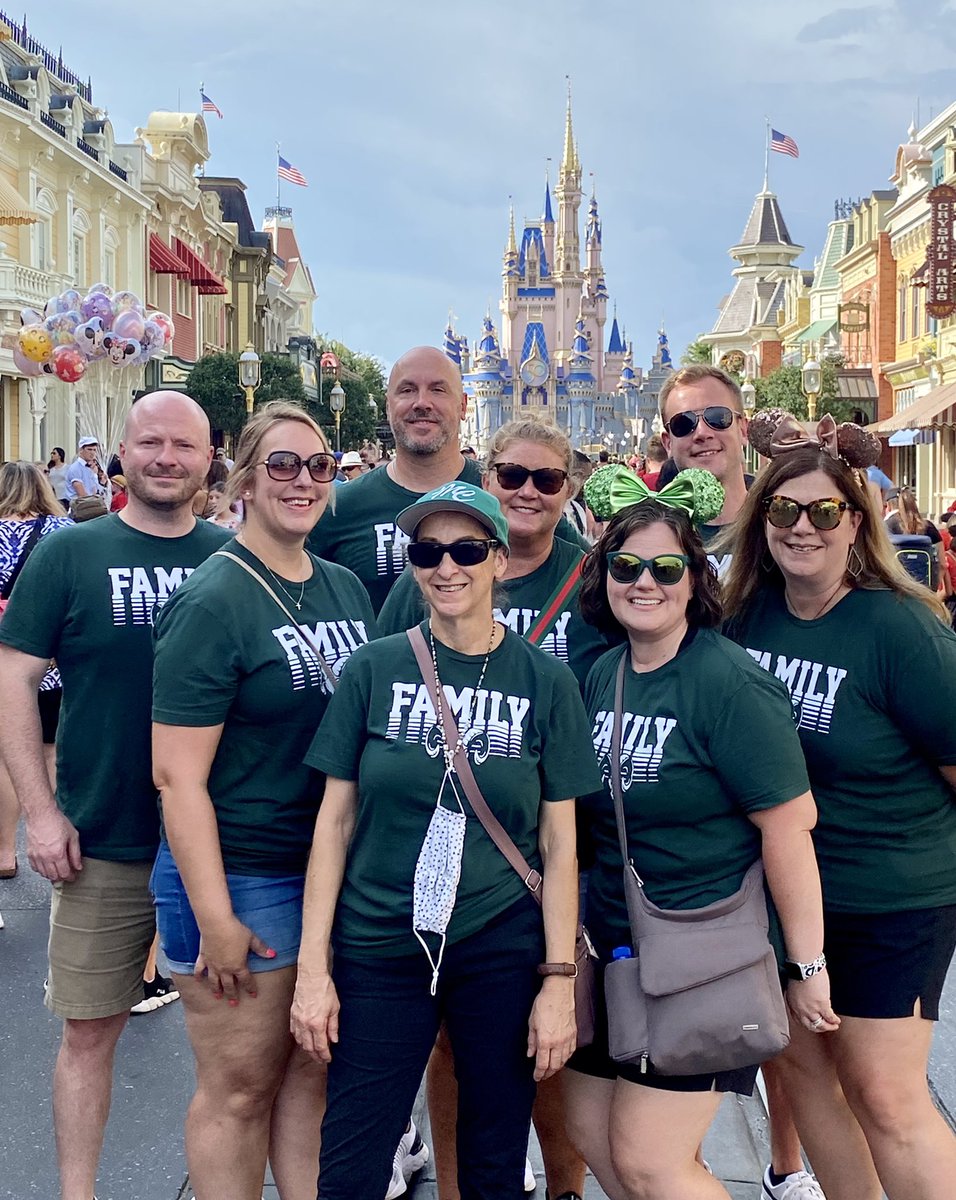 Lizzie Herring (@lherring_mchs) on Twitter photo Get you a school culture conference that takes you to the place that does culture better than anywhere in the world!! Thank you <a href="/J_Renaissance/">Jostens Renaissance</a>! #JRGC22 #FAMILY #RPND #MaydeForThis Get you a school culture conference that takes you to the place that does culture better than anywhere in the world!! Thank you <a href="/J_Renaissance/">Jostens Renaissance</a>! #JRGC22 #FAMILY #RPND #MaydeForThis