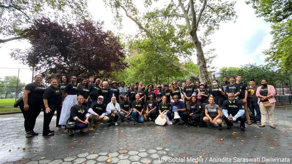 Le personnel de l'ONU à New York a célébré #MandelaDay, lundi, en contribuant au nettoyage d'un parc à Harlem.

Voici ce que vous pouvez faire pour agir et inspirer le changement : bit.ly/3coj61w