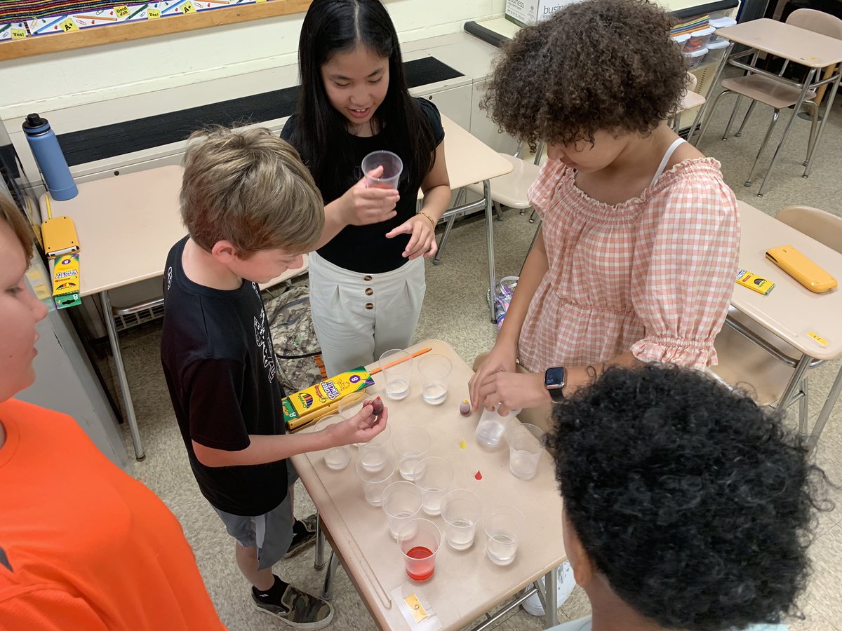 j_eisenberg87's tweet image. #megamath students @CatonsvilleMS experiment with food coloring to make discoveries related to equivalent ratios @BCPSMATH #planningwithfuninmind #discoverylearning #handsonlearning