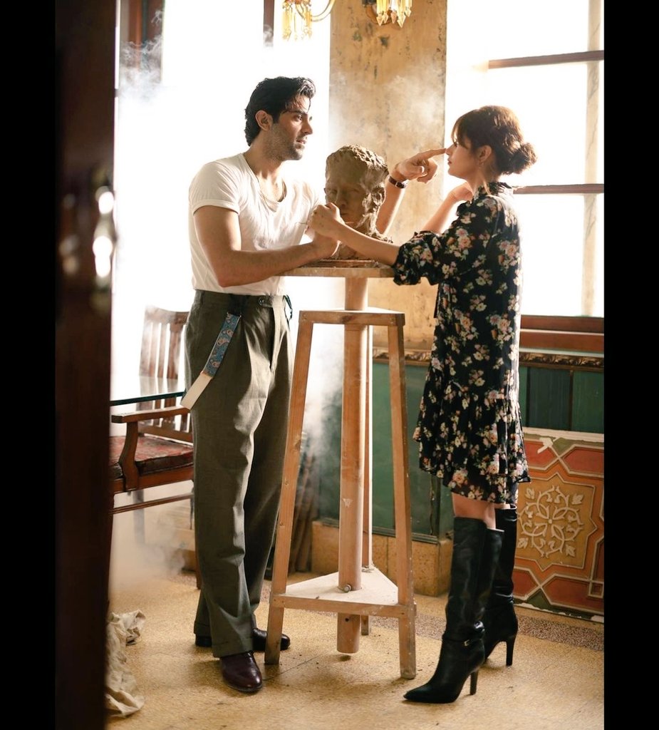 AbdulSalam184's tweet photo. Sajjal Ali after kissing scene of Ahad raza mir in resident evil 😂🔥
#SajalAly #AhadRazaMir #ResidentEvil #kiss #hotshoot https://t.co/9S6LPzcLbc
