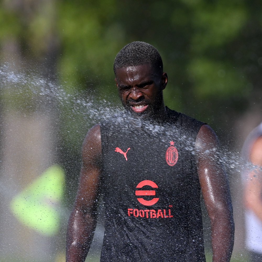 Happy to be back⚽️🏠.

Felice di essere tornato⚽️🏠.
🔴⚫️