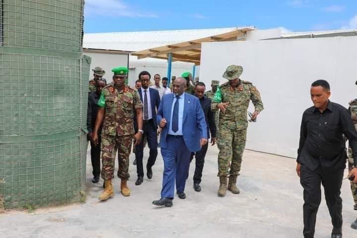 MrHussein17's tweet photo. @latifaye Waxa ay u baxeen waa"Xoog #doofaar lagu #cayriyay", Xajkoow #xaalqaado haddii kuwaanba iska #aadayaan. https://t.co/MM886uMuqu