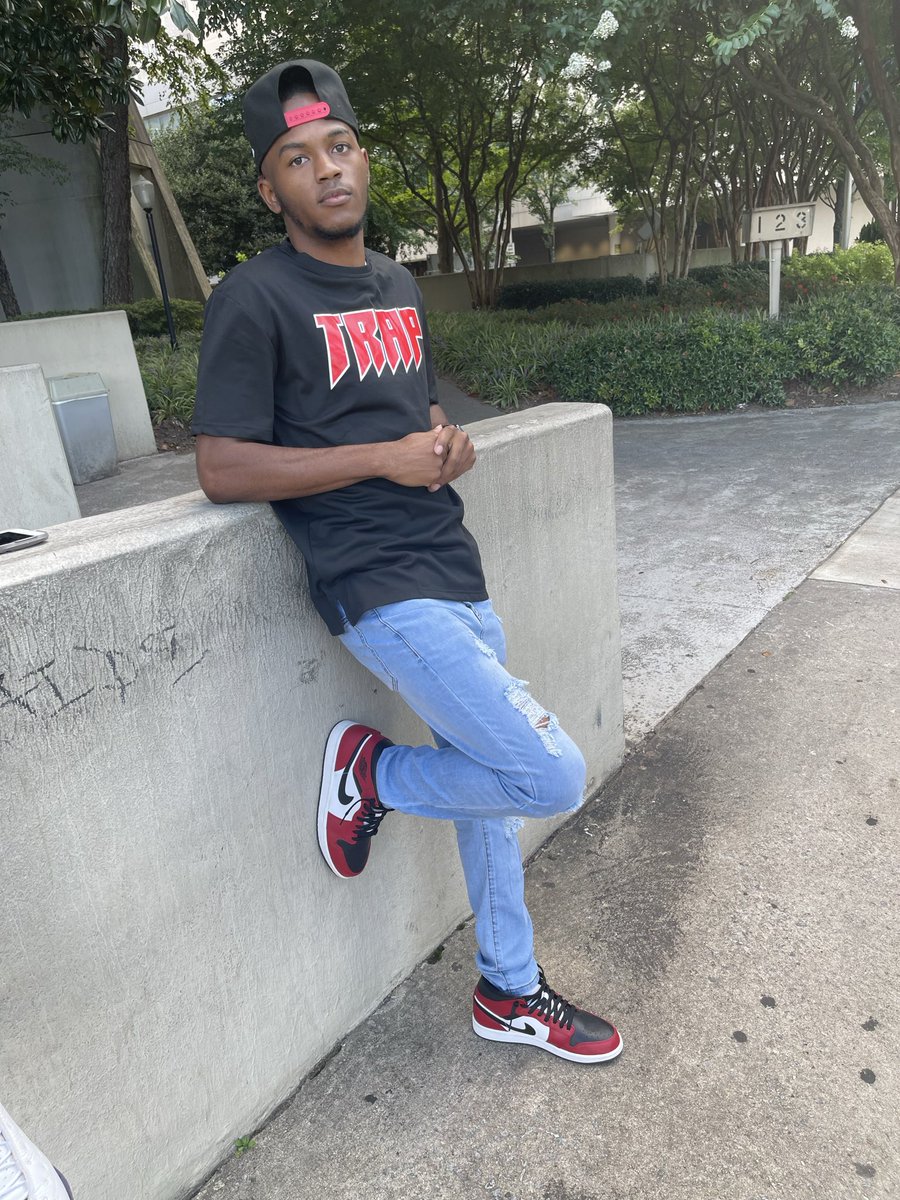 MightyEta_Ques's tweet photo. #WhosQueofASU 
~ Jacari Washington 

~5 Dawg Spring ‘22

~ Miss-Lou 📍

~ Ag Animal Science 🐶

~ Senior ‘23💜💛

~ Grill Master 🍗👨🏽‍🍳 https://t.co/dL3h0crRwg
