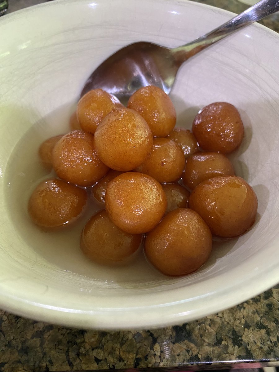 _munchymoon's tweet image. thoughts on this
its an indian sweet, make some opinions #samspace