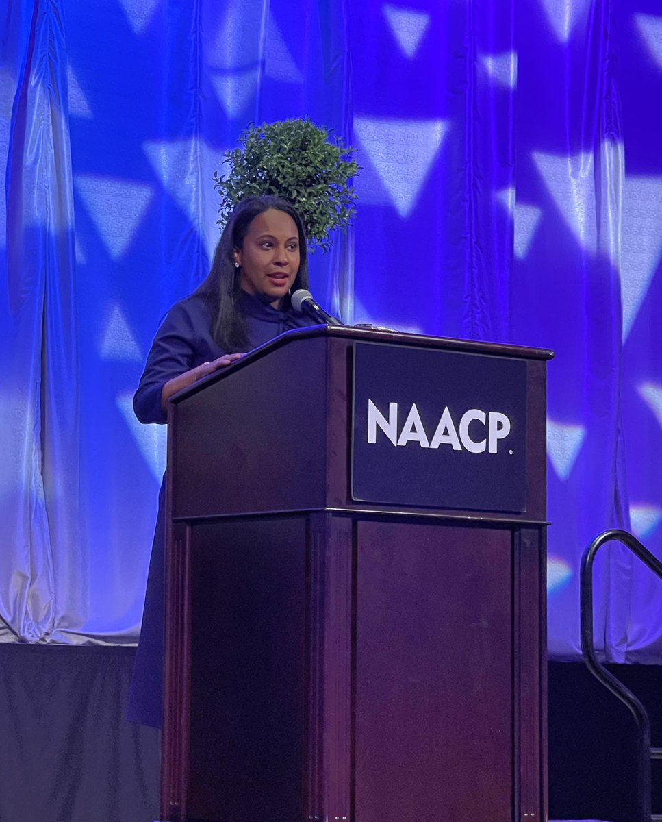 CooperLevenson's tweet image. Our partner @millenniallawAC Yolanda Melville and @kcraine Khyla Craine introduce the #KelloggsLaw Fellow Program portion of the program at the @NAACP Clarence M. Mitchell Jr. Memorial Luncheon. @NAACPAC
