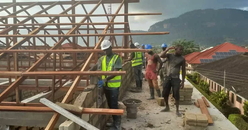 beksfel's tweet photo. Take a glance through an ongoing Roofing at the Holy Family Hospital, Nkawkaw for the Construction of Male Ward

#beksfelconstructionsLtd #buildingyourvision #constructionproject https://t.co/30Lcg6uF0j
