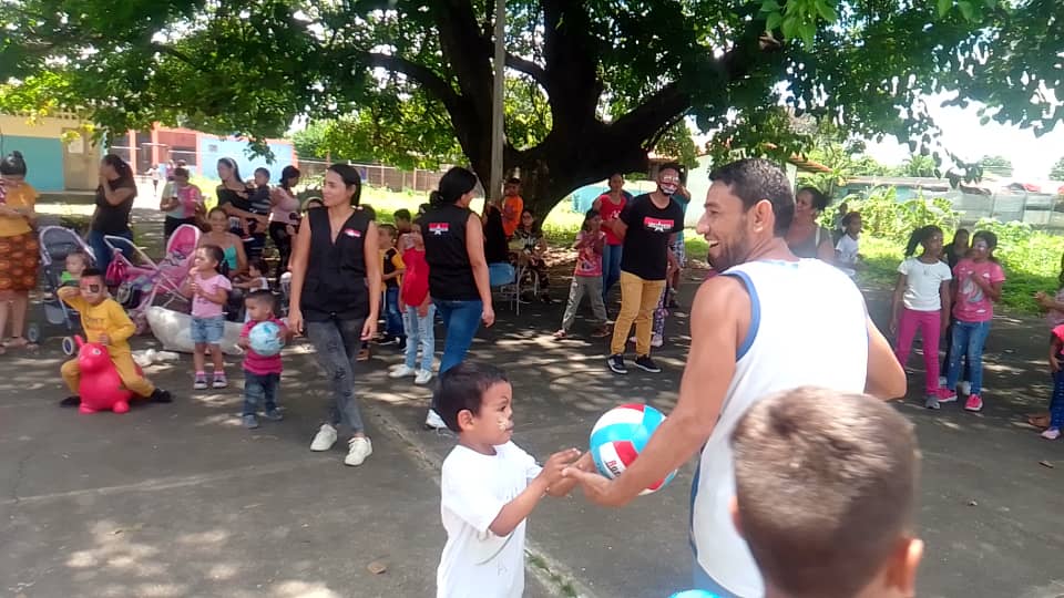 En el Año de la cultura y el deporte TUPAMARO, comparte con el futuro de la patria.somos ejemplo de Lucha.🔴⚫
