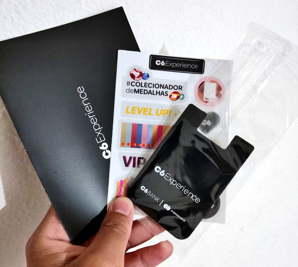 KennedBonfin's tweet photo. Chegou hoje meu 1º mimo do #c6experience do @c6bank, sinceramente preferiria 1 milhão de vezes o meu limite de volta 🙄 https://t.co/uuVuhxdVmp