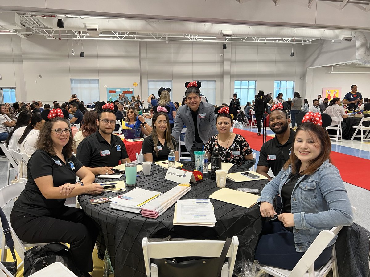 LauraISilva2's tweet photo. First day of NTI β€οΈ at IDEA El Paso. #WeBringJoy We are ready for a great start of a new year! π€© https://t.co/BbqKbXtmRS