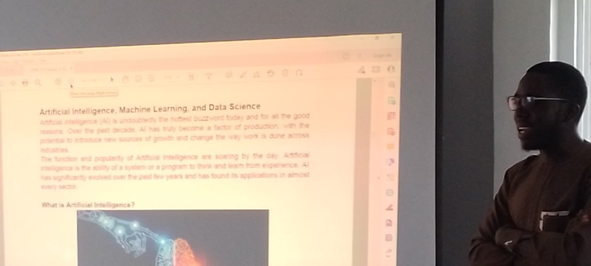 dsn_offa's tweet image. Day 1
We started our free 30 days Machine Learning today at Offa.We introduced participants to DSN as well as AI and Machine Learning.Platforms such as jupyter notebook was also introduced to participants
#30daysofmachinelearning
#DSNOffa
@dsn_ai_network
@o_funminiyi @Asanloko1