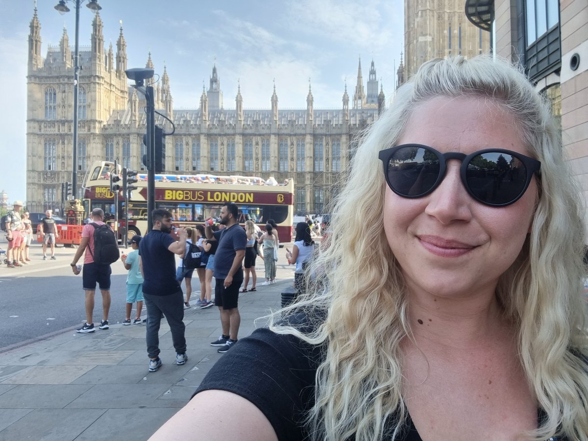 Back in London for another #microplastic meeting... ...its a bit toasty.