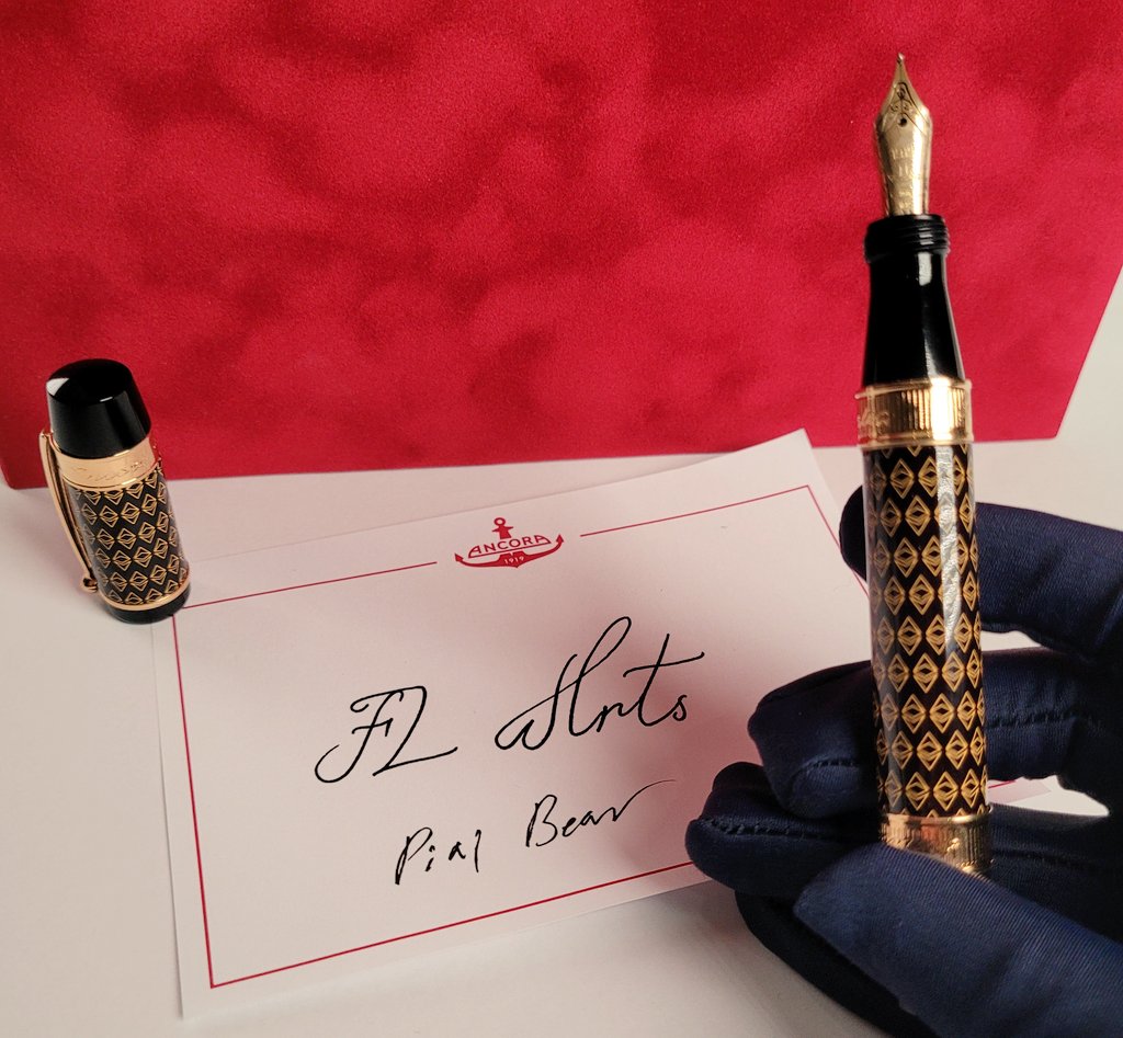 PenHandmodelKit's tweet photo. @crypto_fouz here u r~ https://t.co/mD8E4kYtOb
