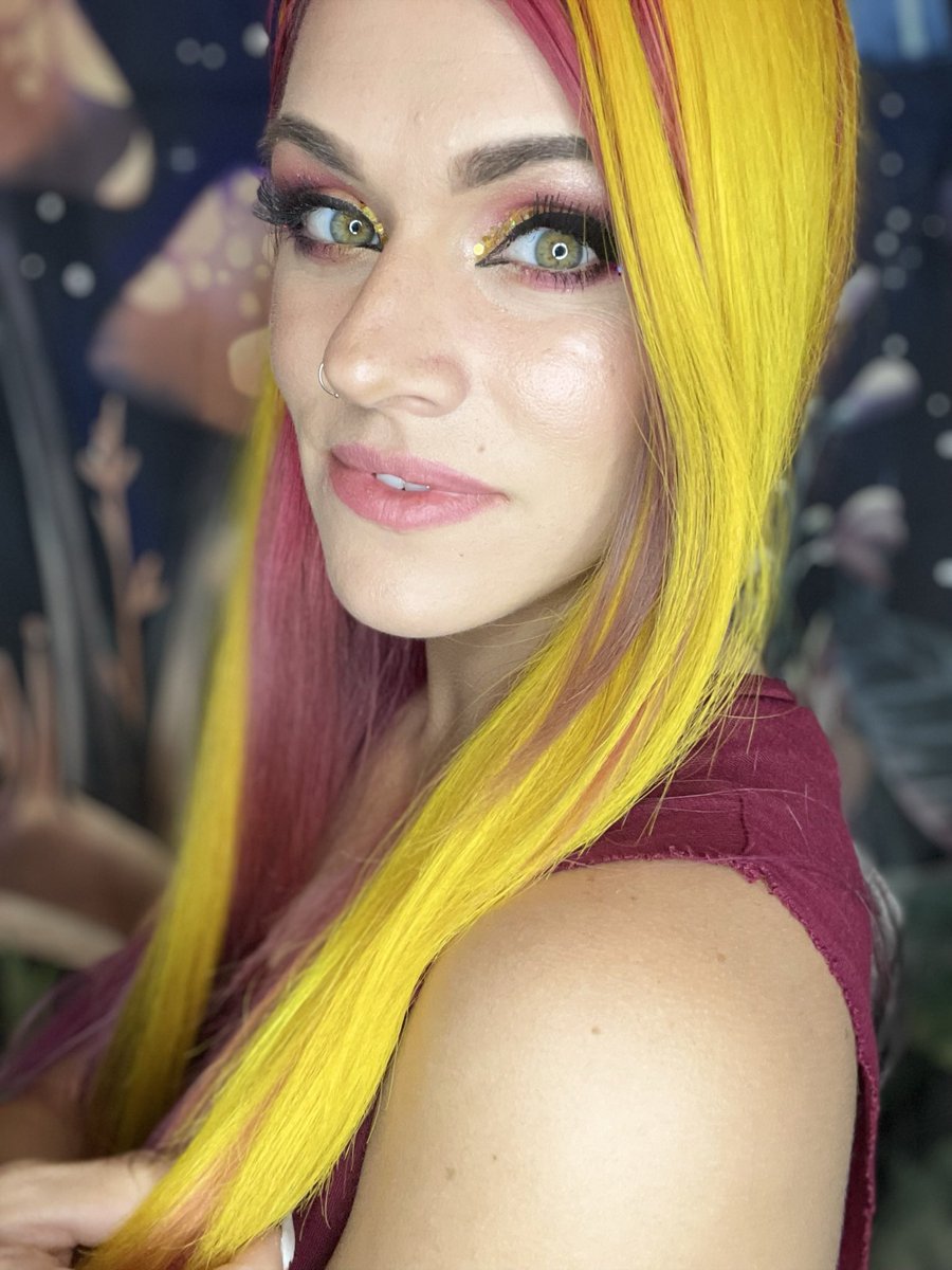 krissycalderon's tweet photo. I changed my hair to a color I haven’t tried before and I’m so obsessed ! 😮😮💛🌙⭐️✨ #strawberryleopard #strawberryleopardhair #hair https://t.co/dkCN1nuQJv