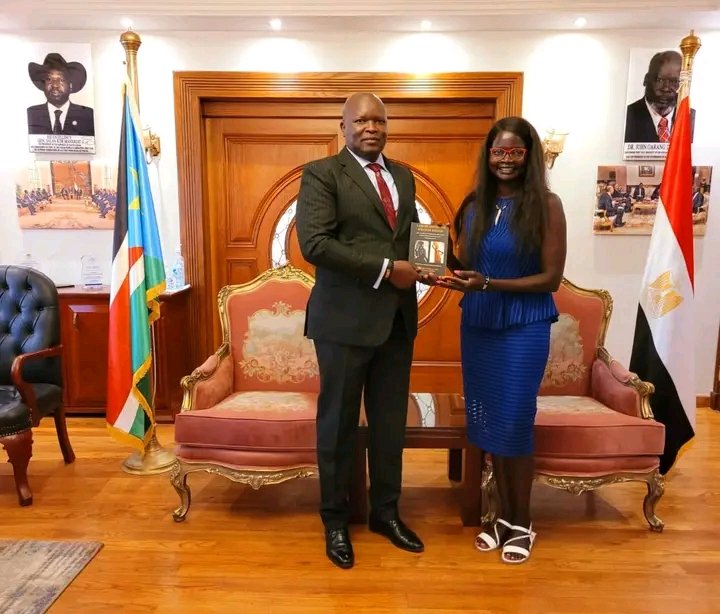 nyatongyik2021's tweet photo. It's was an honor to meet Ambassador of south Sudan 🇸🇸 to Egypt Hon. Amb Joseph Moum Majak at the Embassy in Cairo
Thank you so much for your words of Inspiration and encouragement .
#SSOT🇸🇸 #nyajuok
#EastAfricabookTour
#IMWD https://t.co/kiFNvozFi0