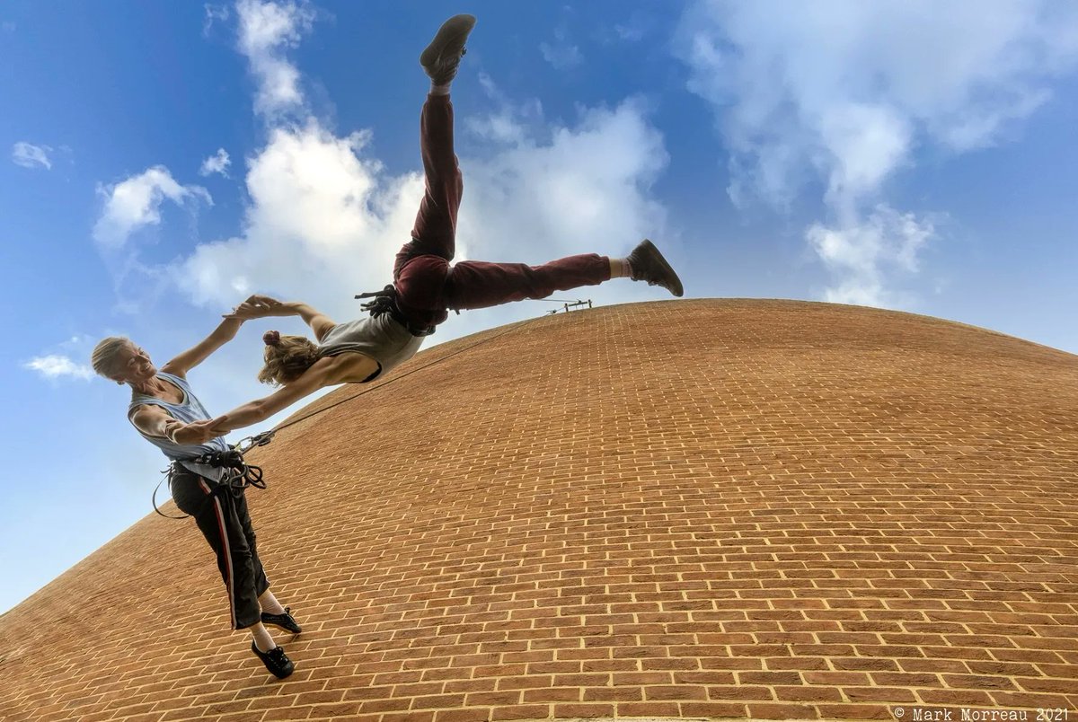 Tickets on sale now for Vertical & Aerial Dance Harness Creative Labs, 29 Aug – 2 Sept 22. 3x 5-day Creative Labs tailored to 3 levels: pro/intermediate/explorer on the gorgeous convex walls of the @attenboroughctr. Find out more & book >>> buff.ly/3aKIMoG