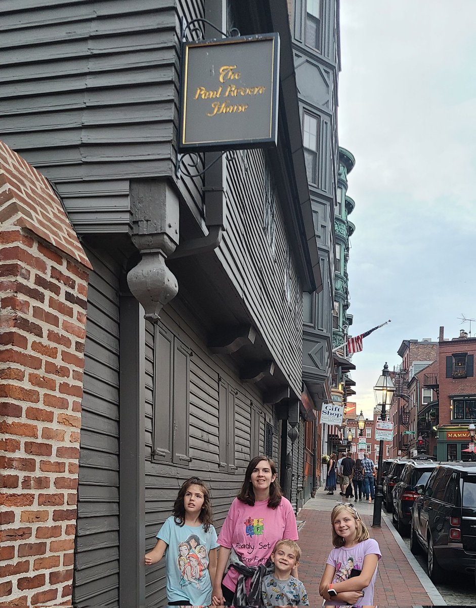 ReadySetAutism's tweet image. We had so much fun walking around Boston &amp;amp; seeing all of the significant American history! We didn't go into the Paul Revere house because it closed kind of early!  It's the oldest building in Boston!
#rvlife #boston #paulrevere #paulreverehouse #Autism #AutismAwareness #ASD