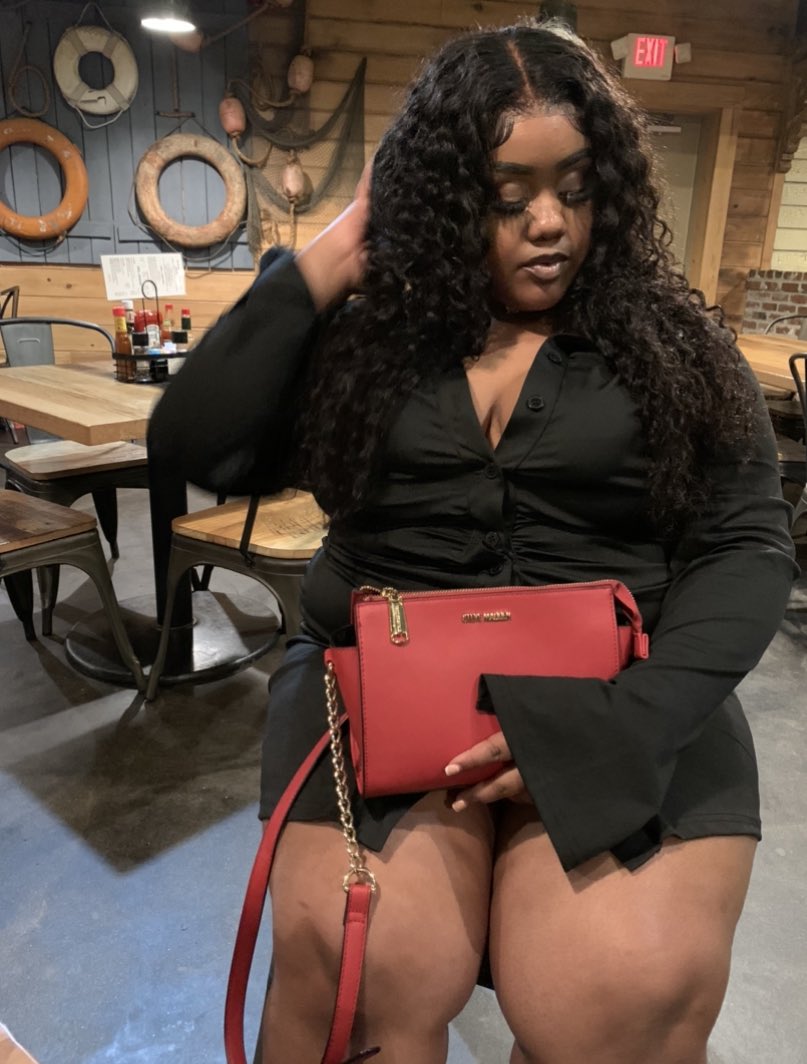 ariaantae's tweet photo. #WhosWhoOfASU
-tae ❤️‍🔥
-Natchez, ms
-business major 
-junior (first time freshman) 
 -hairstylist, nail tech, mua, tattoo artist🫶🏽 https://t.co/qnDVG5ypDe