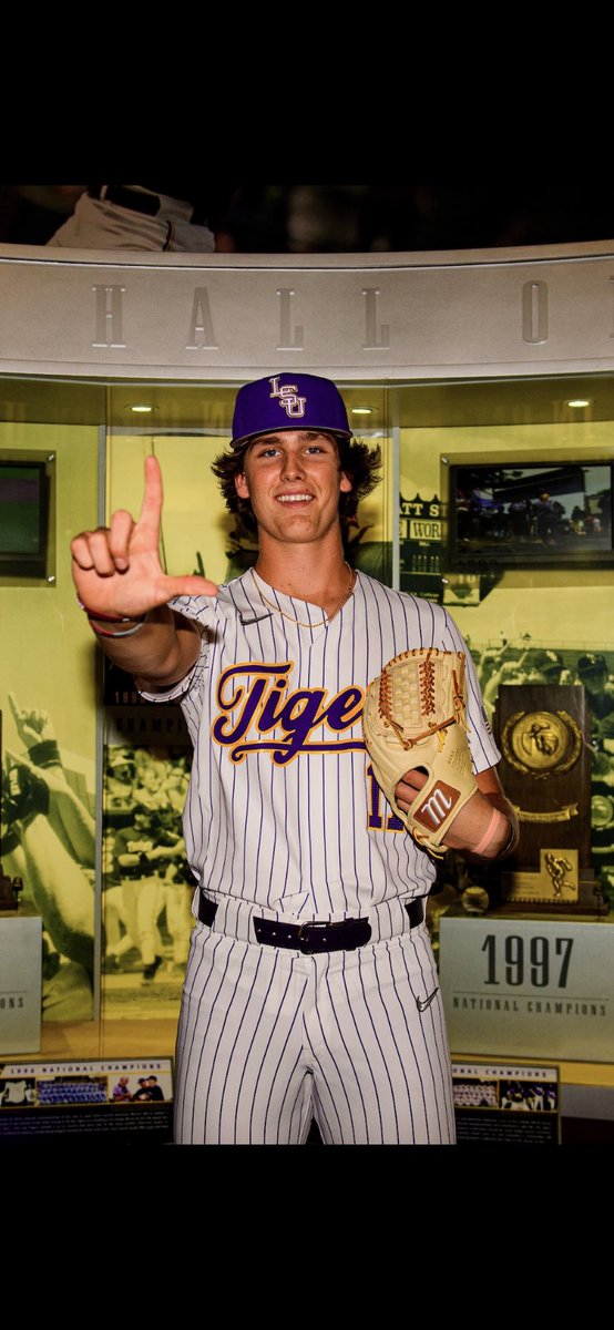 Cant wait to be a tiger! I want to say thank you to all the teams I met with throughout the draft process. LSU is the place for me right now and I can’t wait for the next 3 years! #geauxtigers #callinbatonrouge #sum2prove 🐅